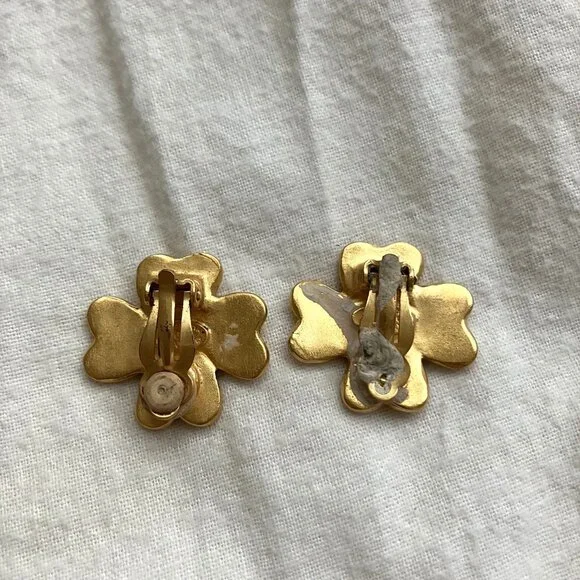 Vintage Chanel earring - Picture 6 of 6